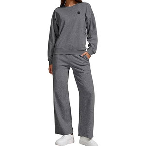 Ensemble de survêtement décontracté pour femme, confectionné en tissu doux, idéal pour les voyages, la maison et les activités quotidiennes - Product Image 1