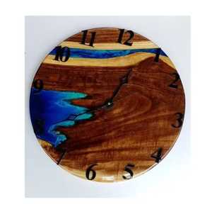 Horloge murale silencieuse ronde en bois massif à bords naturels, en résine époxy vert mousse nordique, pour une décoration intérieure inspirée de la nature - Product Image 4