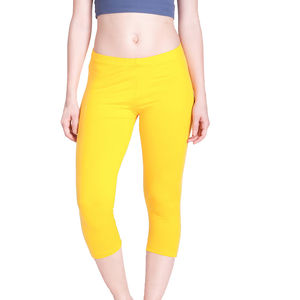 Leggings de yoga capri pour femmes de qualité supérieure, longueur courte tendance pour un style de vie actif, logo sur la taille, leggings pour femmes - Product Image 1