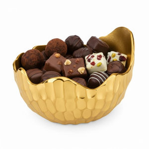 Bol de service en métal martelé doré au design classique, élégant récipient à bonbons et à noix pour les occasions festives et la décoration élégante de la maison - Product Image 5