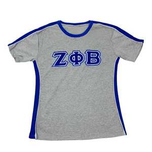 Camiseta Premium Gris Zeta Phi Beta con Bordado Azul de Letras Griegas para Mujer, Tela Suave, Estilo Casual y Elegante - Product Image 4
