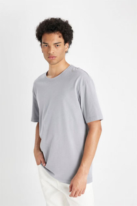 Camiseta Oversize Lisa, Corte Holgado Minimalista para Uso Diario - Product Image 4