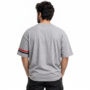 เสื้อยืดโอเวอร์ไซส์ผู้ชาย สไตล์ทันสมัย ผ้าฝ้ายนุ่ม สวมใส่สบาย ทรงลำลอง ดีไซน์พรีเมียม - Product Image 5