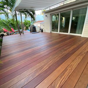 Tarima de Madera Maciza de Cumaru para Exteriores, Impermeable, Antideslizante, con Ranuras, Sistema de Enclavamiento, para Balcón, Jardín, Villa - Product Image 1