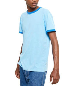 Camiseta de Manga Corta para Hombre, Corte Regular, con Ribete en Contraste, Color Azul Bebé - Product Image 5