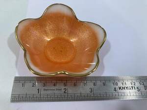 Cuenco Decorativo de Resina con Forma de Flor y Borde Dorado, Acabado Brillante, para Decoración del Hogar, Joyería, Potpourri, Centro de Mesa - Product Image 3