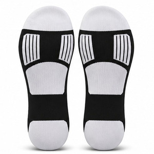 Proveedor de calcetines de baloncesto de compresión con número de jersey personalizado, calcetines deportivos con logotipo personalizado y número del equipo acolchado, pedido al por mayor. - Product Image 2