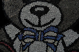 Camiseta con Pedrería y Marca Personalizada, Corte Cuadrado y Recortado, Ropa Urbana de Lujo para Mujer, Venta al Por Mayor, Fábrica de Sialkot - Product Image 3