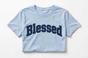 Camiseta de Punto de Manga Corta con Cuello Redondo Azul Claro para Mujer, con Estampado de Letras Azul Oscuro - Product Image 2
