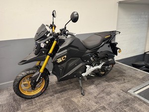 Motocicleta Automática Yamasaki Ty50 de 50cc, Nueva, de Última Generación, Legal para Principiantes, con Sistema Twist and Go, 1 Año de Garantía, Lista para Envío Hoy - Product Image 2