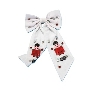 กิ๊บติดผมประดับลูกปัดงานปักลายสวยงามสำหรับงานปาร์ตี้ ดีไซน์ทันสมัยพร้อมงานประดับลูกปัดอย่างประณีต - Product Image 3