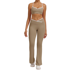 Conjunto Deportivo de Yoga de 2 Piezas para Mujer: Top Corto con Bloques de Color y Leggings Acampanados de Cintura Alta, Tejido Transpirable - Product Image 3