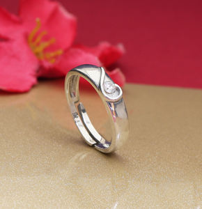 Hermoso Anillo Ajustable de Plata con Diamantes Hecho a Mano por Diseñadores, Joyería Elegante para Mujeres y Niñas, Ideal para Bodas y Fiestas - Product Image 4