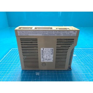 Servomoteur AC Yaskawa SGDA-01APP d'occasion, pièces d'équipement semi-conducteur de génération précédente - Product Image 2