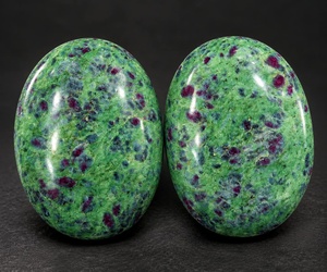Wholesale Natural Ruby Zoisite Agate Palm Stones Polished Oval Healing <b>Crystal</b> Gemstones for Love Home Decor - Product Image 2
