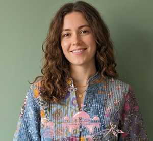 Chaqueta de exterior acolchada Kantha tejida a mano para mujer, con estampados florales hechos a mano, diseños vintage de patchwork, reversible, de algodón, para invierno. - Product Image 1