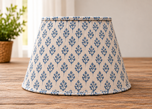 Abat-jour en lin à imprimé botanique bleu |   Abat-jour plissé en tissu beige naturel |   Abat-jour décoratif pour table, sol et lampe suspendue - Product Image 4