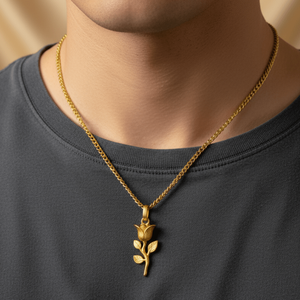 Colgante de hombre Hallmark chapado en oro y plata con cadena cubana y rosa - Product Image 2