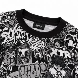 Camiseta de Hombre Talla Grande con Estampado de Grafiti en Blanco y Negro, Cuello Redondo, Manga Corta, Estilo Urbano - Product Image 5