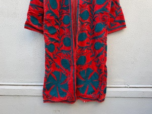 Bata Kimono de Terciopelo Ecológico Transpirable con Bordado Suzani Hecho a Mano para Mujer, Manga Larga, Cuello en V, Estampado Floral, Otoño/Invierno - Product Image 3