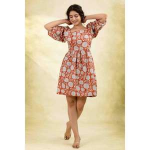 Robe mini élégante et écologique en coton lavable, coupe trapèze, idéale pour les fêtes, tendance et confortable pour femmes - Product Image 4