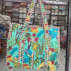 Sac fourre-tout en coton matelassé à imprimé floral turquoise pour les acheteurs en gros à l'exportation, sac de transport en tissu réutilisable pour la vente au détail B2B - Product Image 1