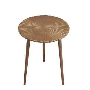 Diseño nórdico moderno y lujoso para el hogar y decoración de salones de hotel, este taburete trípode versátil con textura de rayos de sol de estilo minimalista. - Product Image 4