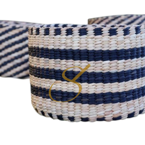 Cesta de Jacinto de Agua Hecha a Mano: Maceta Rayada, Organizador de Ropa (S/M) - Product Image 3