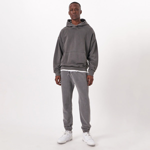 Sweat-shirt à capuche gris uni surdimensionné pour homme, en molleton, décontracté, avec poche avant, idéal pour l'automne, en vente - Product Image 4