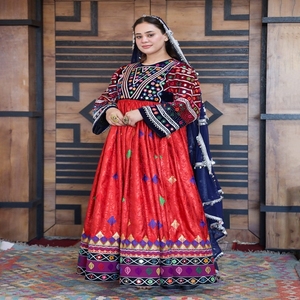 ชุดเดรสสตรีแบบอัฟกันรักษ์โลก แขนยาว ความยาวระดับเข่า พร้อมลูกไม้ช่วงเอวแบบธรรมชาติ และงานปักลายชนเผ่าแท้ - Product Image 4