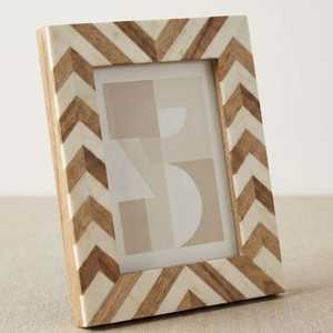 Cadre en résine artisanale haut de gamme avec incrustation d'os, porte-photo moderne fait main avec détails mosaïques uniques pour espaces de vie de luxe - Product Image 5