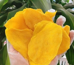 Bocadillo masticable suave natural de Mango Seco hecho de rodajas de mango tropical maduro cosechadas en Vietnam - Product Image 1