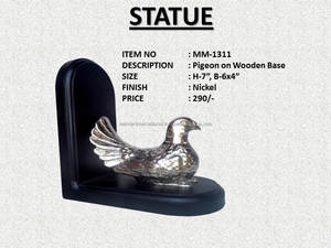 Statue d'aigle en bronze avec base en bois Décoration de la maison Matériau métallique - Product Image 5