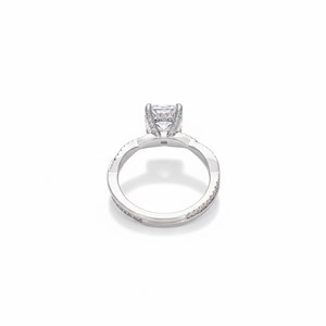 Bague de fiançailles en or massif 10K 14K 18K avec diamant de laboratoire taille coussin de 2 carats et diamant taille rond de 0,29 carat, sangle fendue en E et pavé - Product Image 4