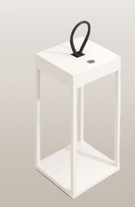 Vente en gros de lanternes en métal et en verre avec finition brune, lanternes à bougies en métal pour la décoration extérieure de la maison, fabrication artisanale personnalisée - Product Image 3