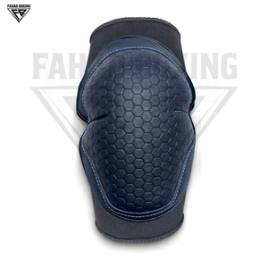 Protections de genoux en cuir robustes, bleu marine, avec logo personnalisé, ergonomiques et rembourrées, pour la boxe et l'entraînement physique. - Product Image 2