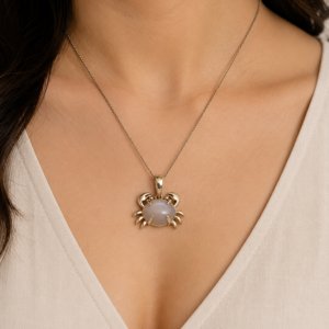 Pendentif en pierre de lune pêche naturelle, laiton doré, inspiré de l'océan, bijoux en pierres précieuses faits à la main, cadeau unique pour femmes - Product Image 6