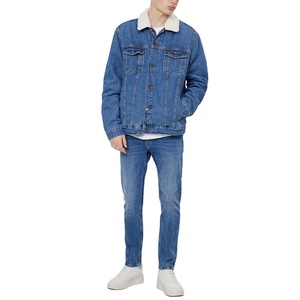 Veste en jean bleu délavé pour homme avec col en sherpa en coton d'hiver personnalisé en gros par HI 2026 - Product Image 4
