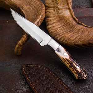 Cuchillo de Caza Hecho a Mano Personalizado con Mango de Asta de Ciervo, Ideal para Desollar y Cortar, OEM Disponible, Hoja Fija, Funda de Cuero - Product Image 2
