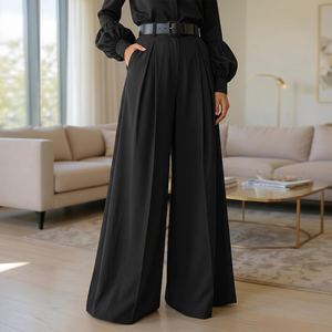 Pantalon large plissé noir en satin taille haute pour femme, coupe ample élégante avec ceinture, style automne - Product Image 1