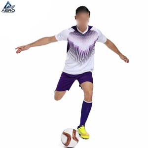Kit de football blanc et violet de qualité supérieure - Maillot et short de football légers sublimés sur mesure pour les clubs sportifs - Product Image 3