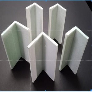 Perfil Angular de Poliéster Pultruido para Soporte Estructural Industrial, Aislamiento Eléctrico y Fabricación de FRP - Product Image 1