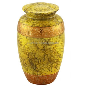 Urna Funeraria Clásica Moderna Hecha a Mano de Latón y Aluminio con Diseño de Ondas de Fuego para Cenizas Humanas - Product Image 2