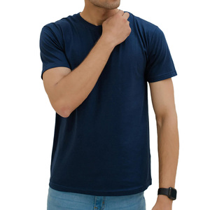 Camiseta informal y elegante para hombre, de color liso, con ajuste cómodo para uso diario, en tela de algodón suave, ideal para el verano y la moda al aire libre. - Product Image 4