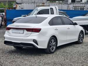 2022 for K3 Cerato Used Sedan White Left Hand <b>Drive</b> 1.6L Petrol Semi-Automatic Leather Seats R16 Euro 5 for Export - Product Image 6