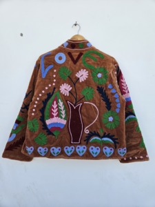 SHREE RADHA GOVIND EXPORTS Veste en velours imprimé brodée de fleurs Suzani pour femmes, chaude et respirante, printemps/automne/hiver - Product Image 6