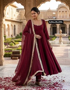 NUEVO LANZAMIENTO: KURTI CHANDERI con ANARKALI INTERIOR (TOP-BOTTOM) y DUPATTA con ENCAJES EN TODAS LAS PUNTAS, ESTILO MODERNO HASTA EL SUELO, IDEAL PARA FIESTAS - Product Image 4