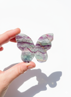 Venta al por mayor de cristal de fluorita morada natural de alta calidad, tallado en 3D con alas de mariposa, arte popular, piedra energética, mineral curativo.