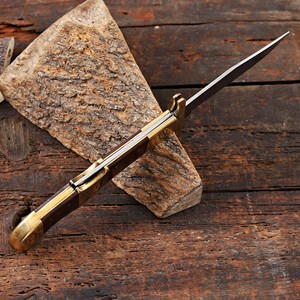 Cuchillo Plegable de Acero Inoxidable con Hoja de Acero Inoxidable, Mango de Latón y Madera, Funda de Cuero Personalizada, Cuchillo de Bolsillo EDC para Caza, Camping y Actividades al Aire Libre - Product Image 3