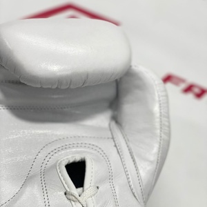 Nouveauté : Gants de sparring professionnels en cuir de vachette véritable, fabriqués en usine, de qualité supérieure, blancs, sans couture, à lacets. - Product Image 6
